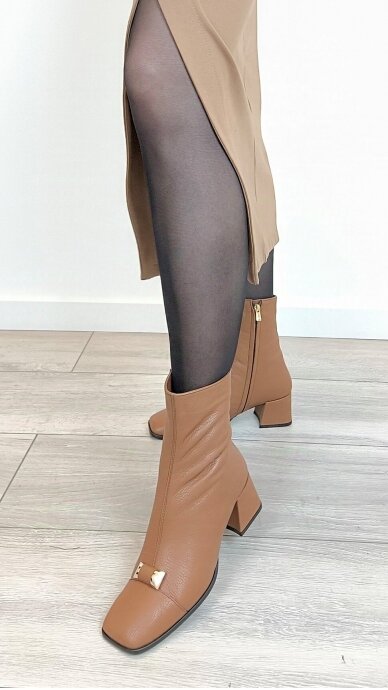 High-heeled boots with an elegant detail - MARIO MUZI 1