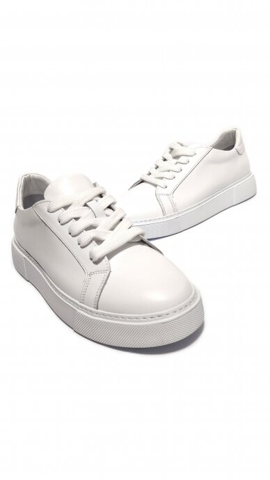 White leisure shoes MARIO MUZI 2