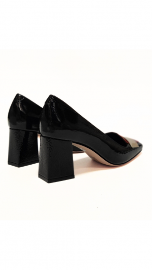 Elegant black lacquered high-heeled shoes MARIO MUZI