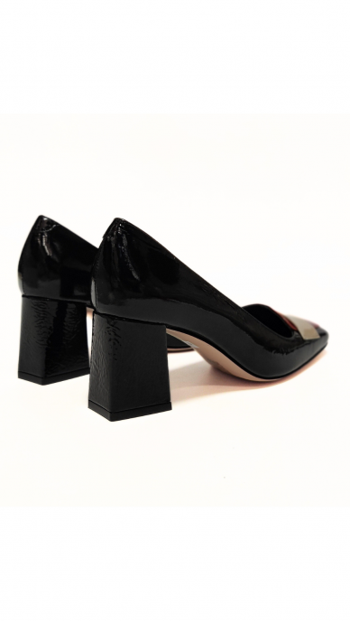 Elegant black lacquered high-heeled shoes MARIO MUZI 1