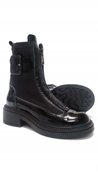 Black patent boots with zipper MARIO MUZI 2