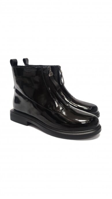 LORETTA VITALE patent leather boots