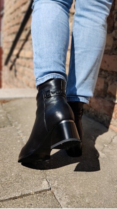 LORETTA VITALE stylish black leather high heel boots 1