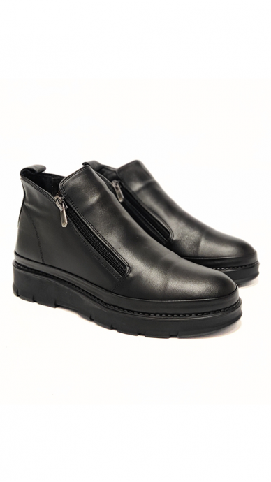 Stylish black natural leather boots MARIO MUZI 1