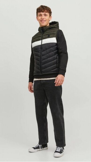 Vyriška liemenė su kapišonu JACK & JONES 12211789 BLACK 1